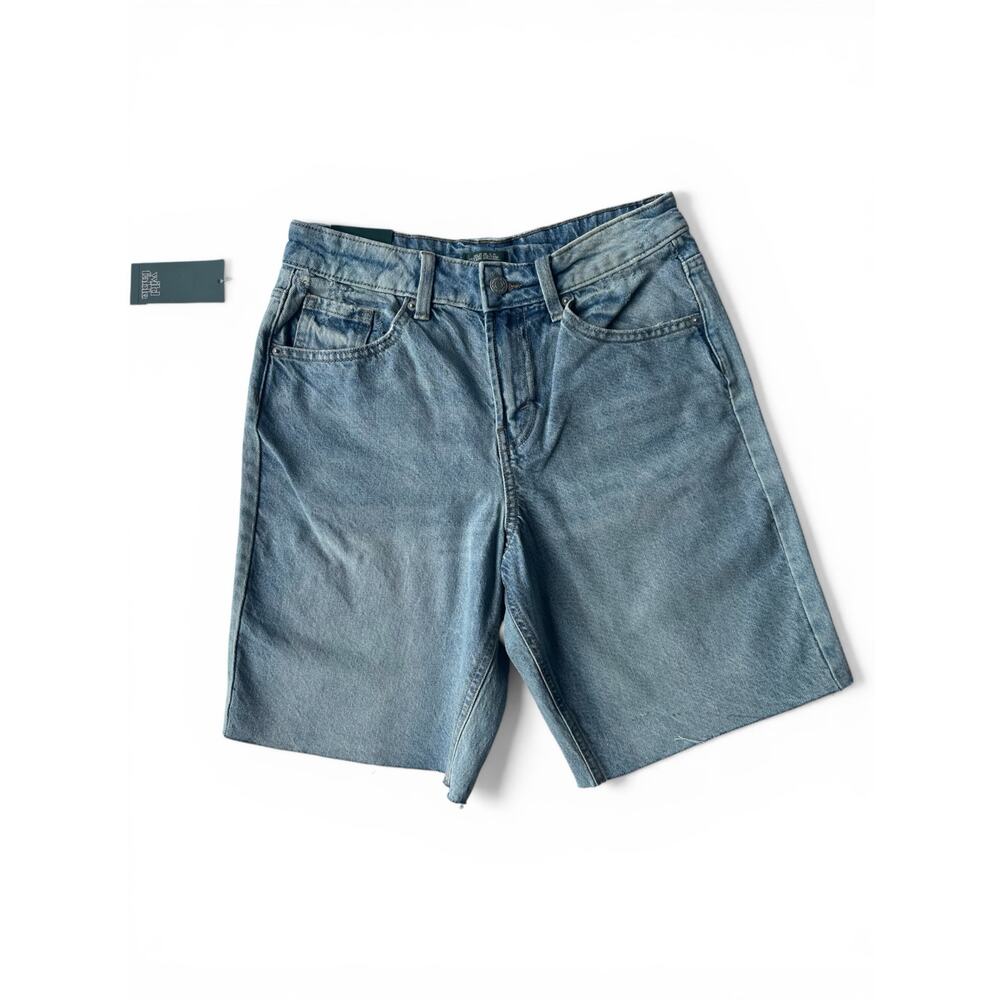 Wild Fable NWT Denim Shorts Sz 4 Mid Rise 10” Inseam Low Stretch Whiskering Wash